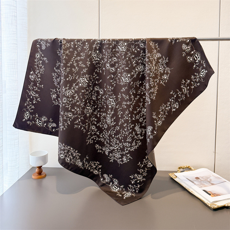وشاح مربع فاخر عتيق الطراز مقا - مراجعة Ascot Neck Scarf وسعره