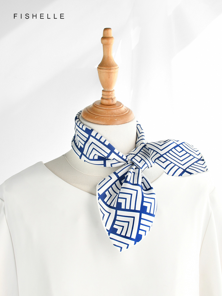 الصينية الكلاسيكية الأزرق الأب - مراجعة Scarf Silk Square وسعره