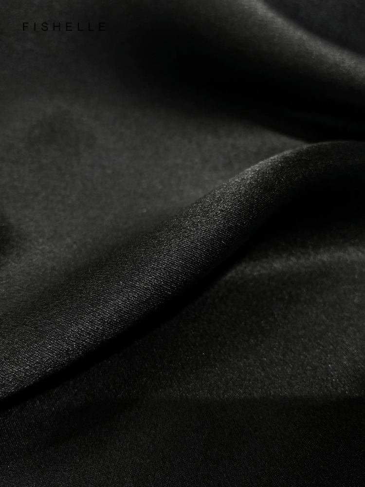 وشاح حريمي أسود نقي بلون سادة  - مراجعة Scarf Silk Square وسعره